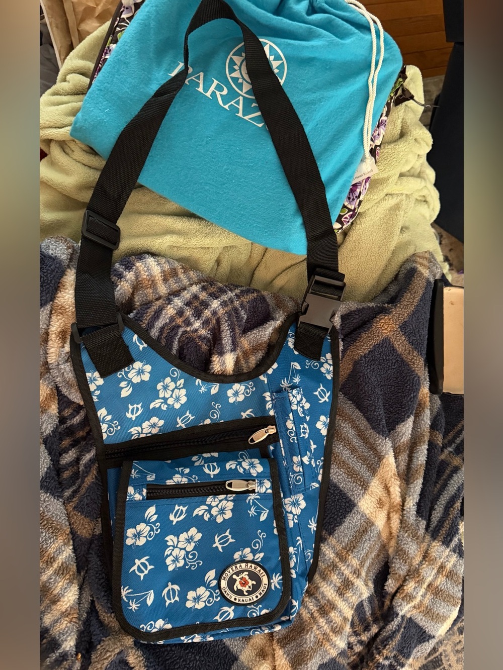 MOVERA HAWAII Blue Floral Crossbody Bag with Adjustable Strap